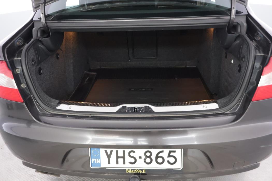 SKODA Superb 2012