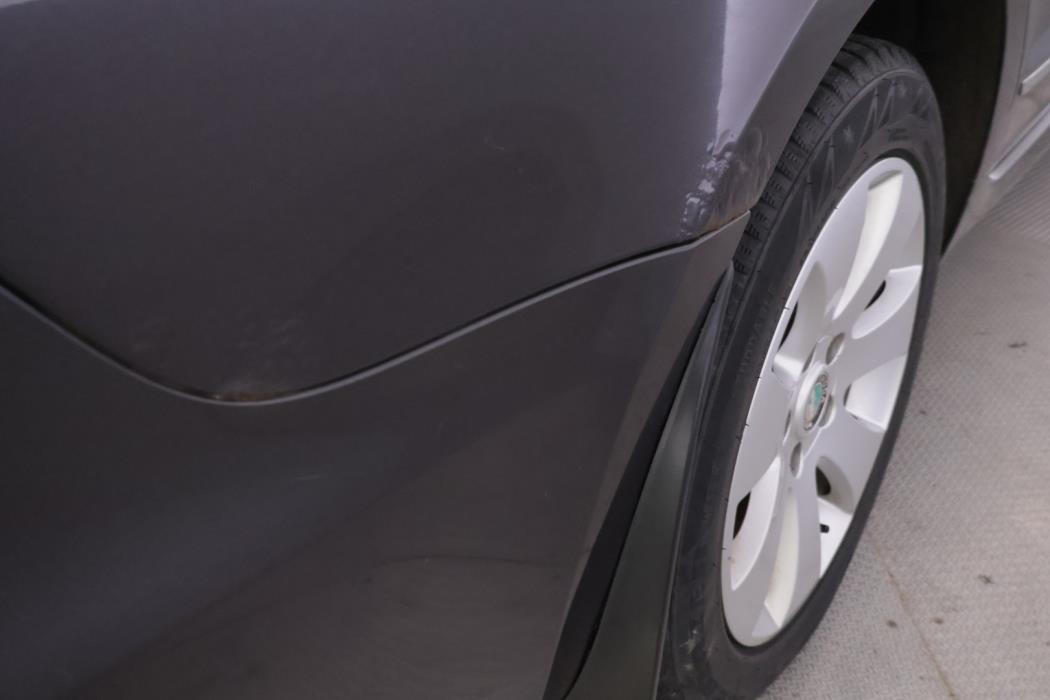 SKODA Superb 2012