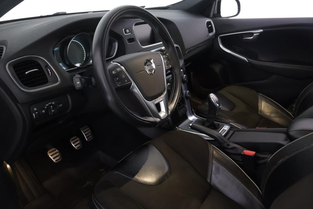 VOLVO V40 2013