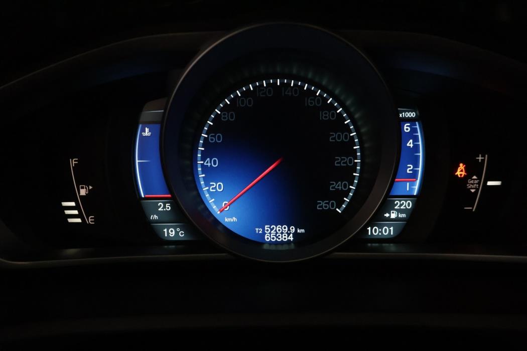 VOLVO V40 2013