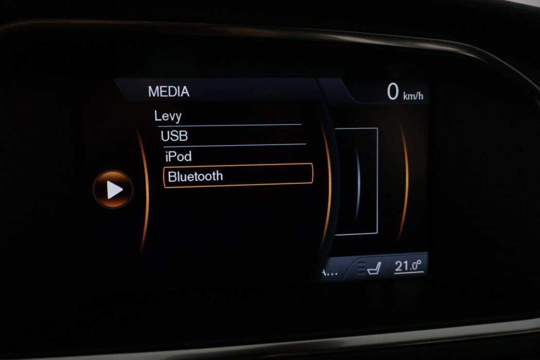 VOLVO V40 2013