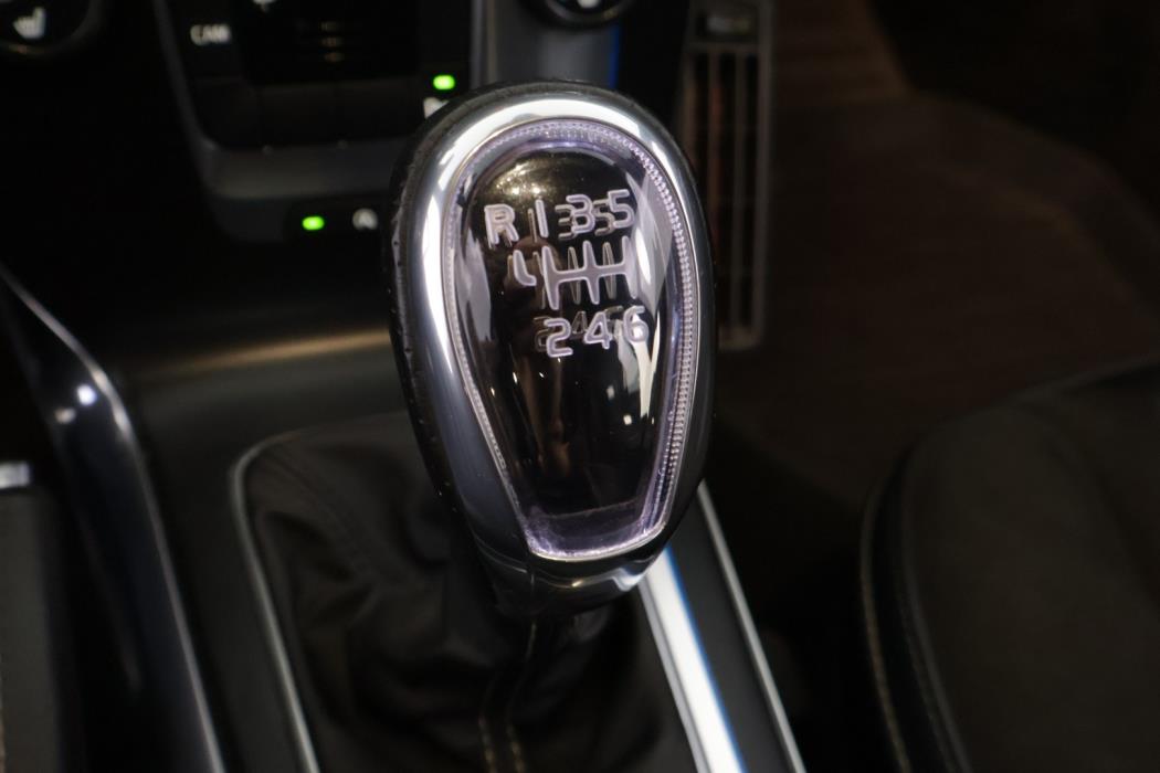 VOLVO V40 2013
