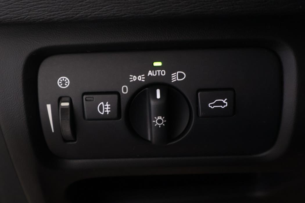 VOLVO V40 2013