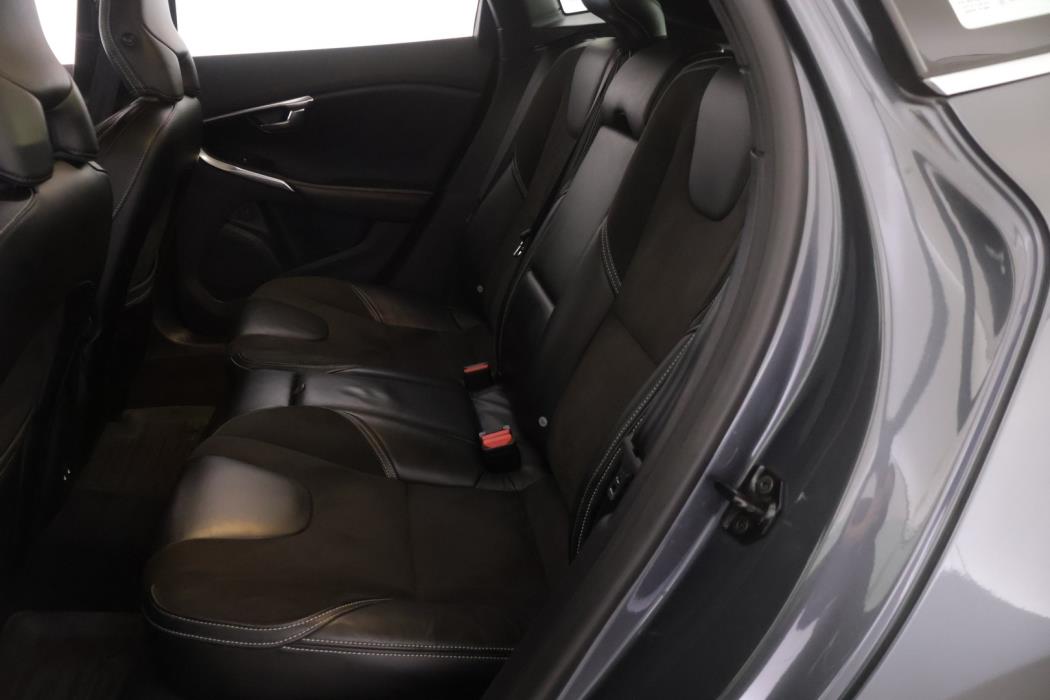 VOLVO V40 2013