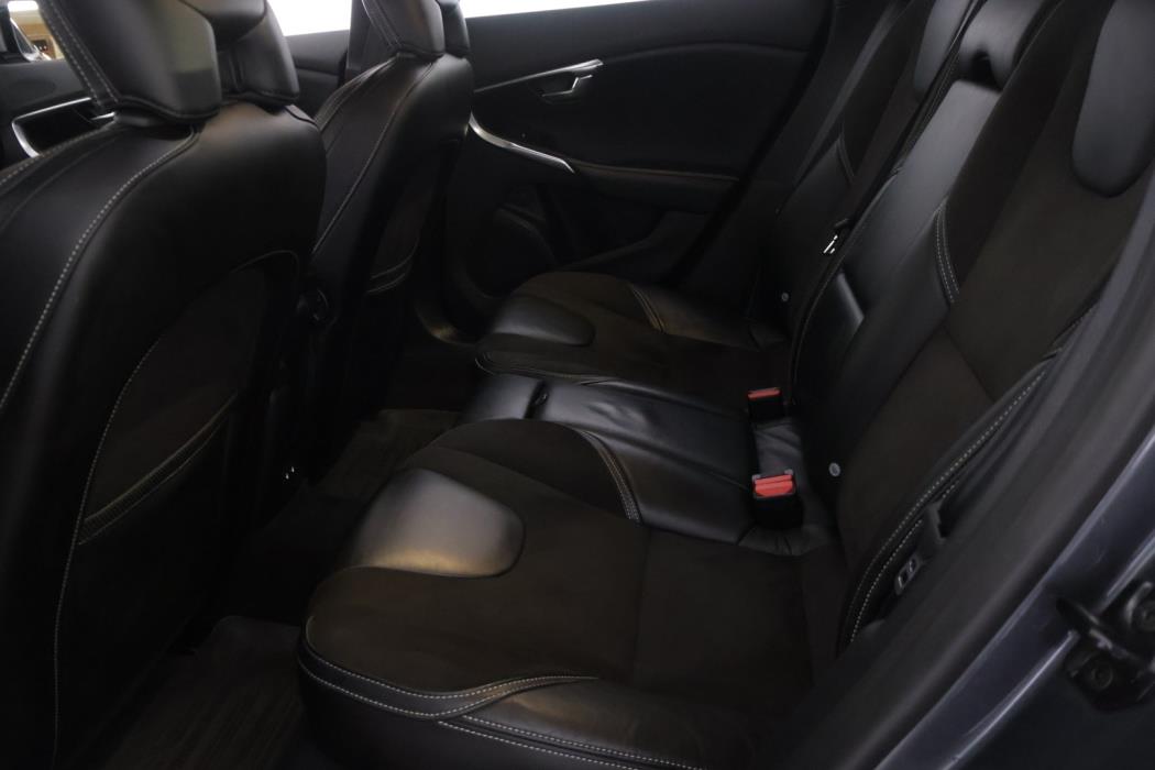 VOLVO V40 2013