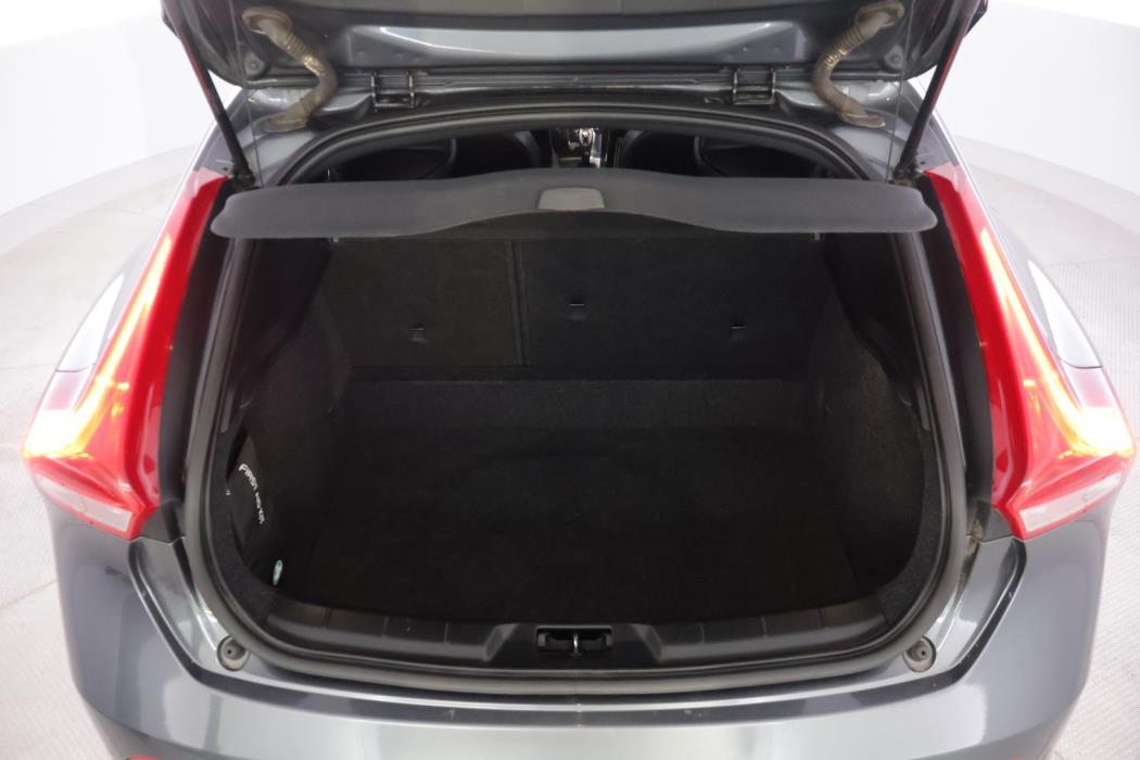VOLVO V40 2013