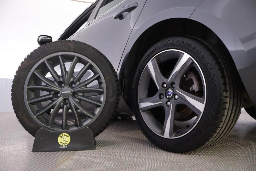 VOLVO V40 2013