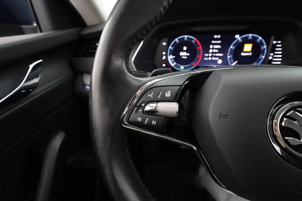 SKODA OCTAVIA 2023