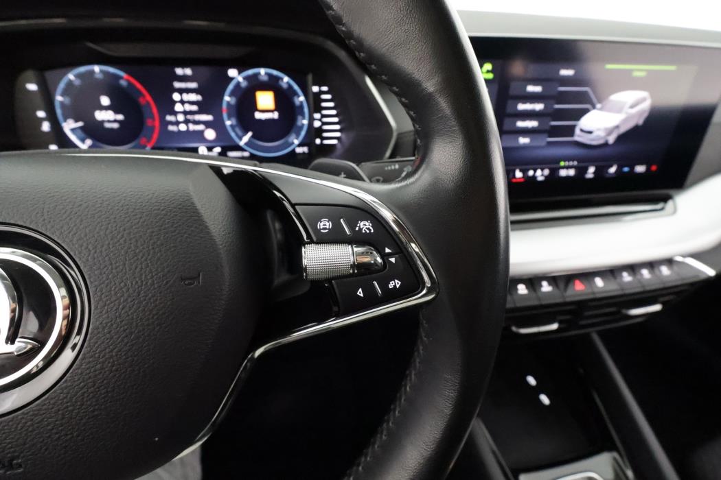 SKODA OCTAVIA 2023