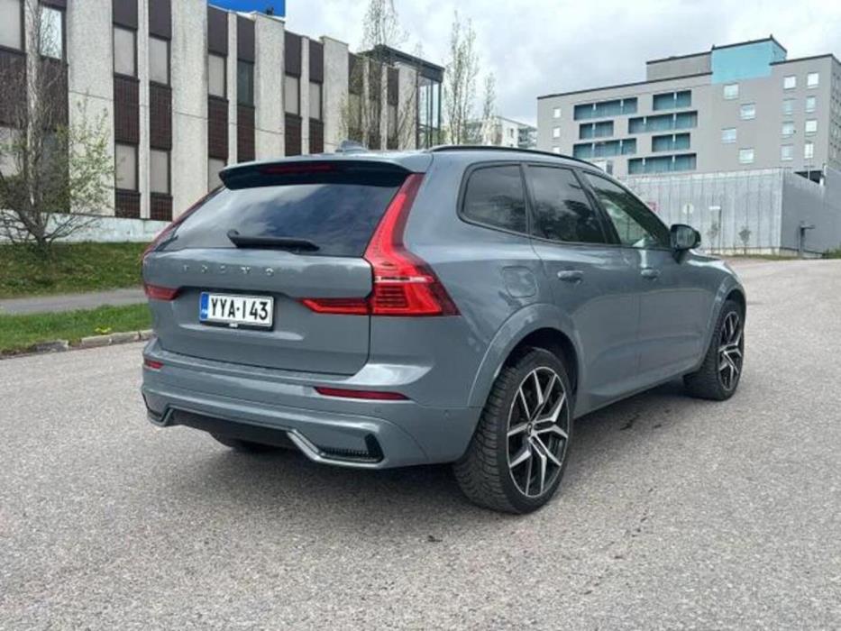 VOLVO XC60 2023