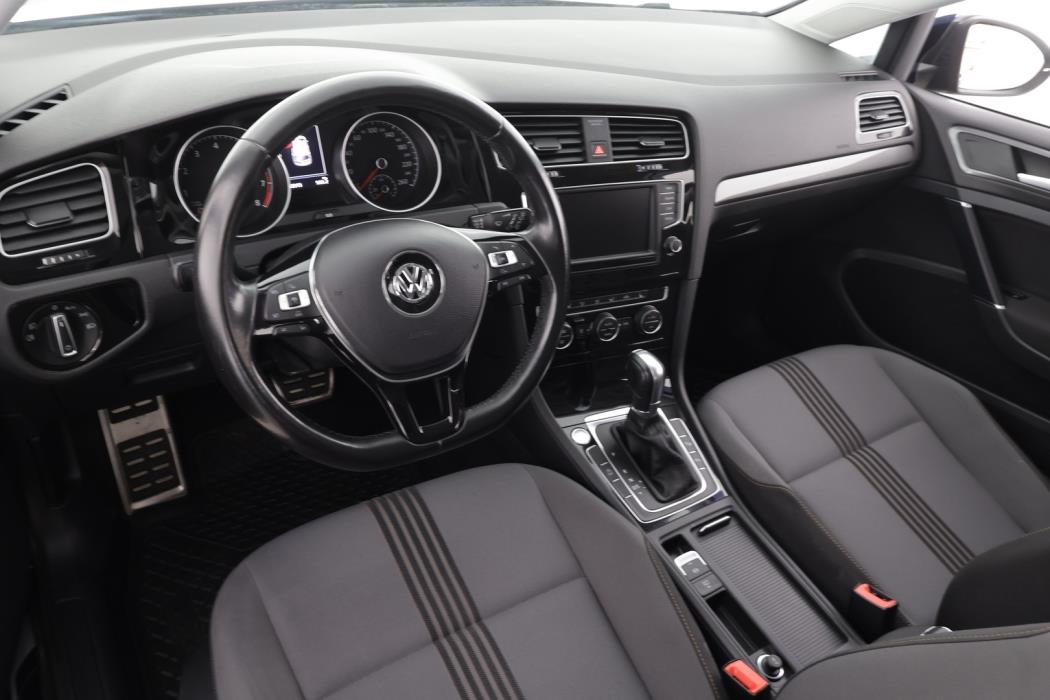 VOLKSWAGEN Golf 2017