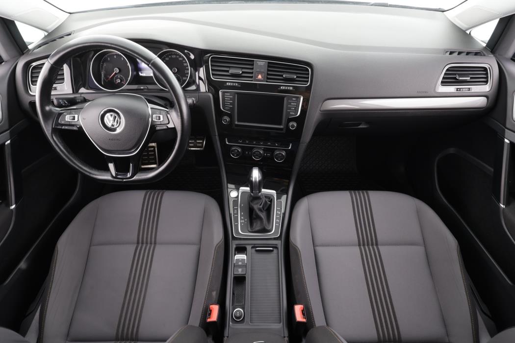 VOLKSWAGEN Golf 2017