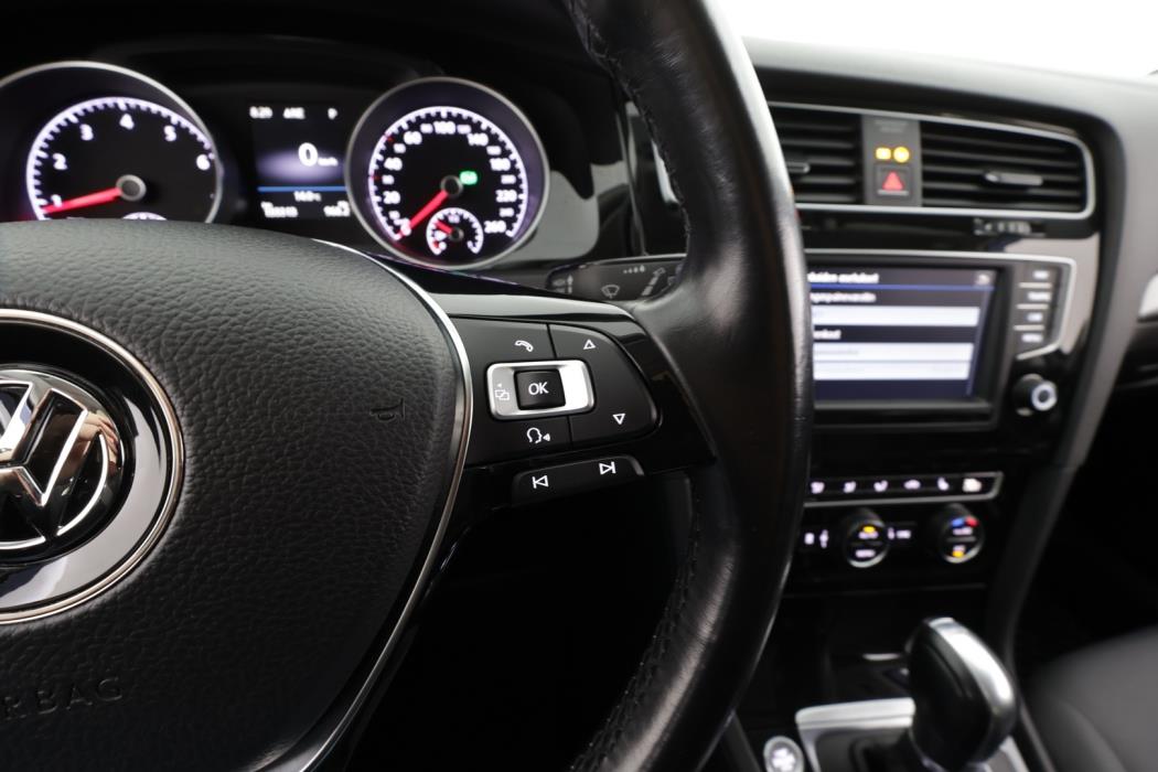 VOLKSWAGEN Golf 2017