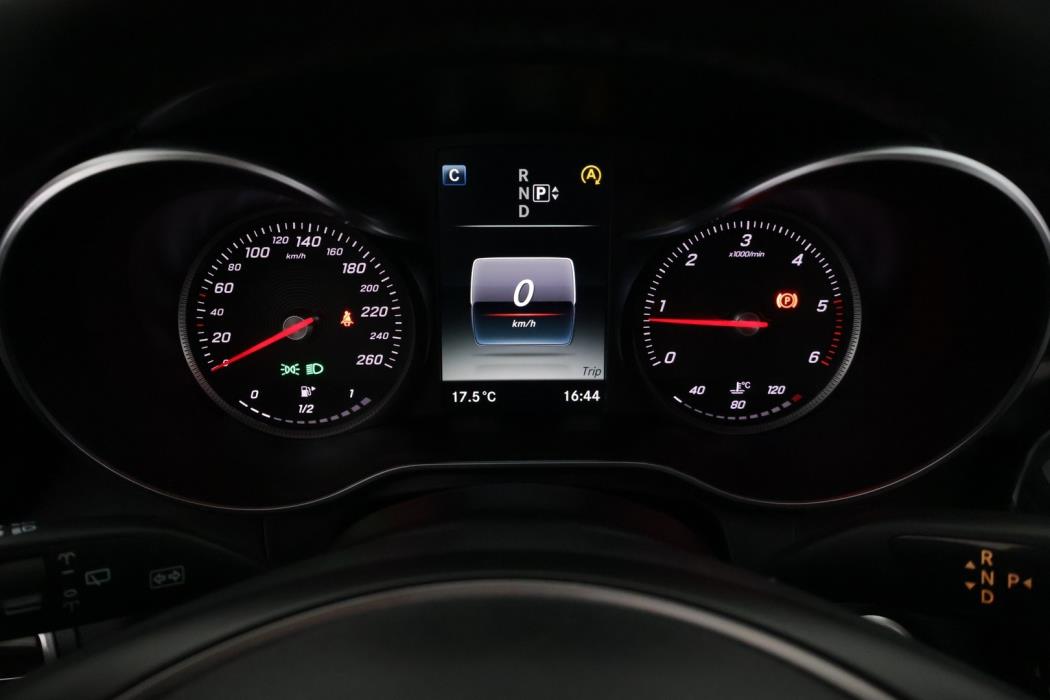 MERCEDES-BENZ C 2015