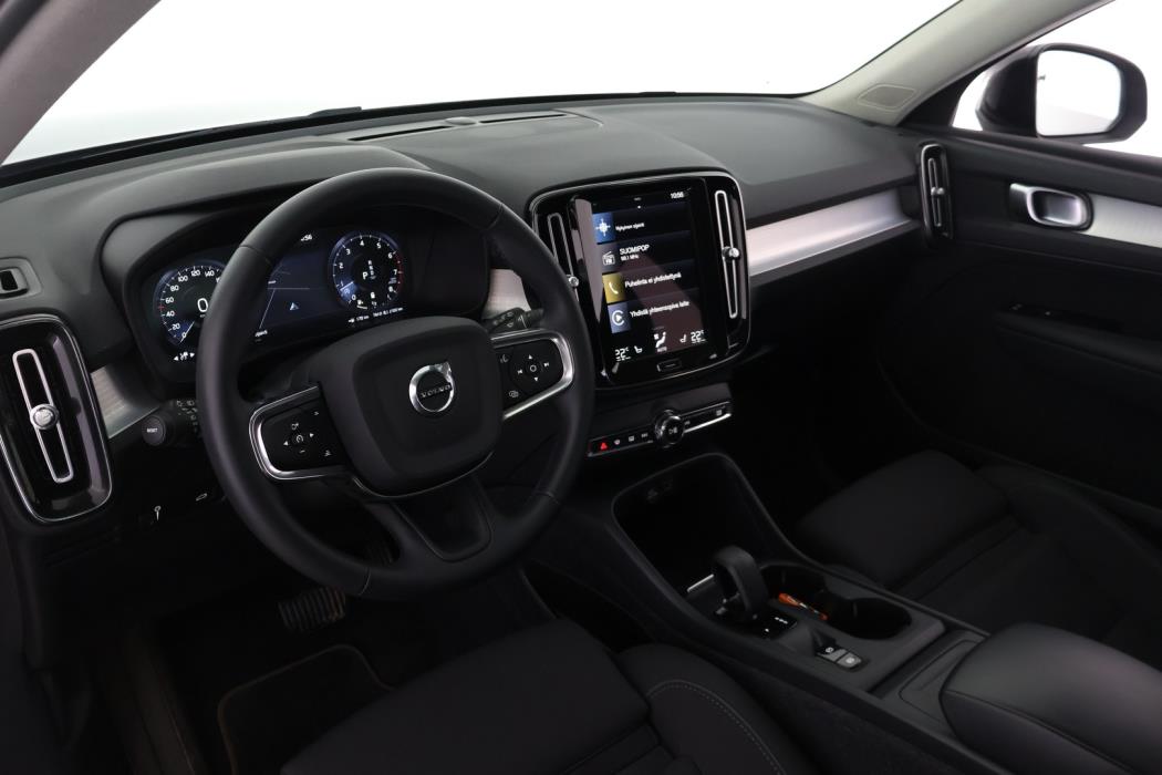 VOLVO XC40 2022