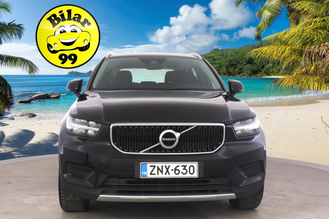 VOLVO XC40 2022