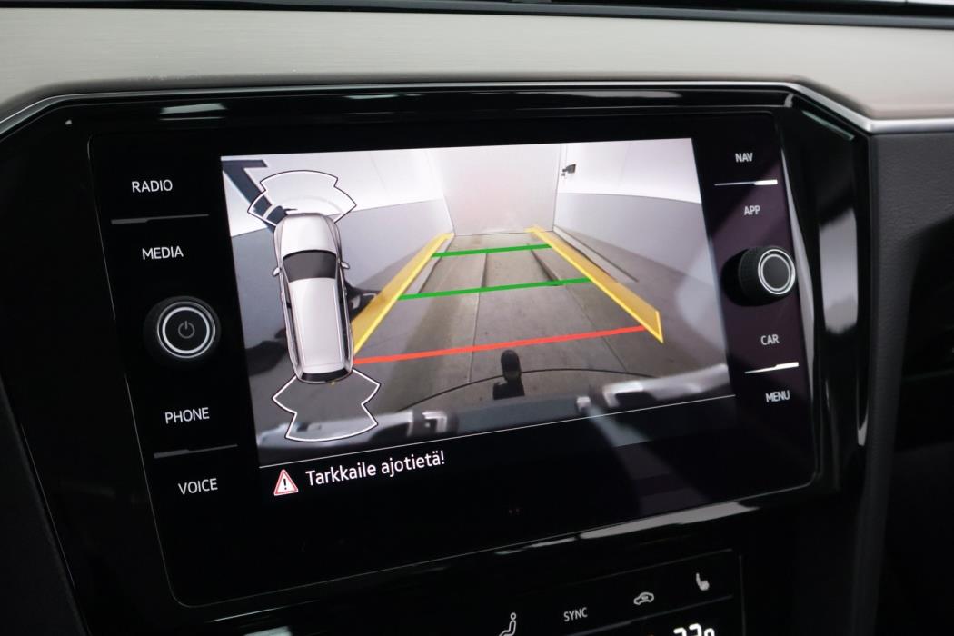 VOLKSWAGEN Passat 2022