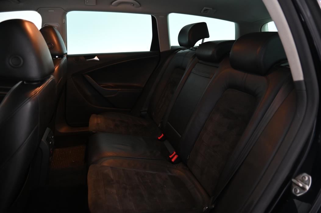 VOLKSWAGEN Passat 2010