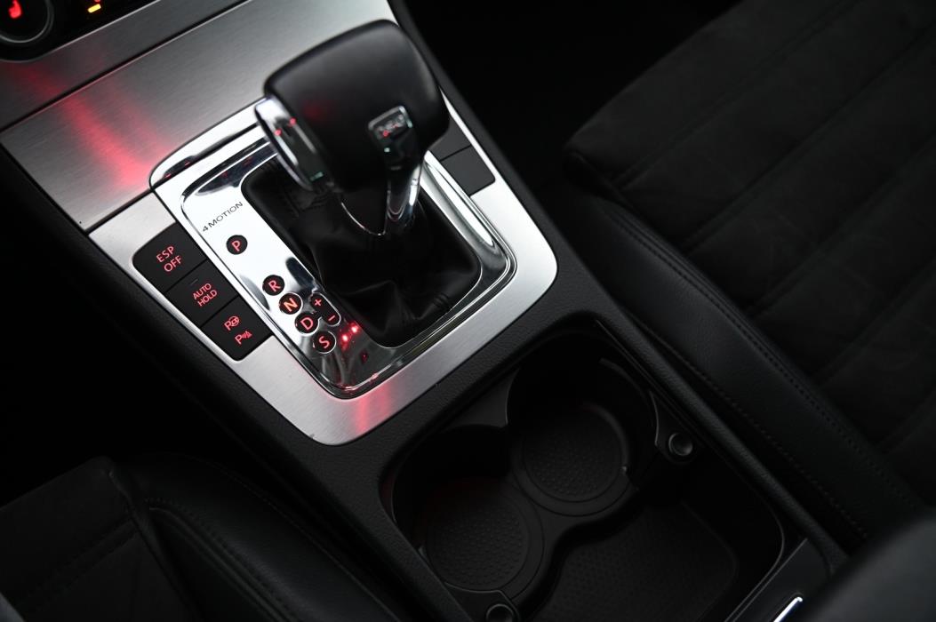 VOLKSWAGEN Passat 2010