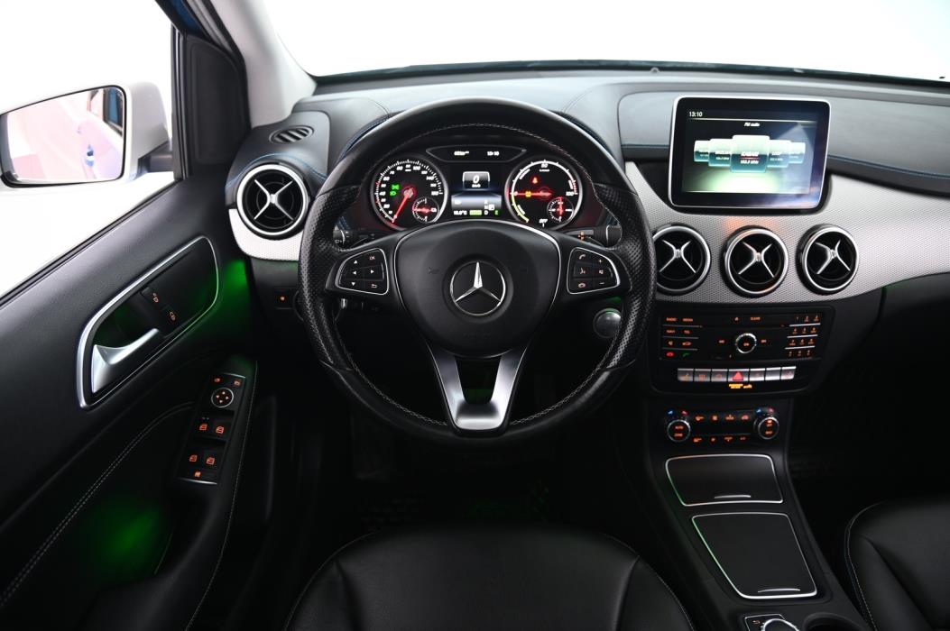 MERCEDES-BENZ B 2015