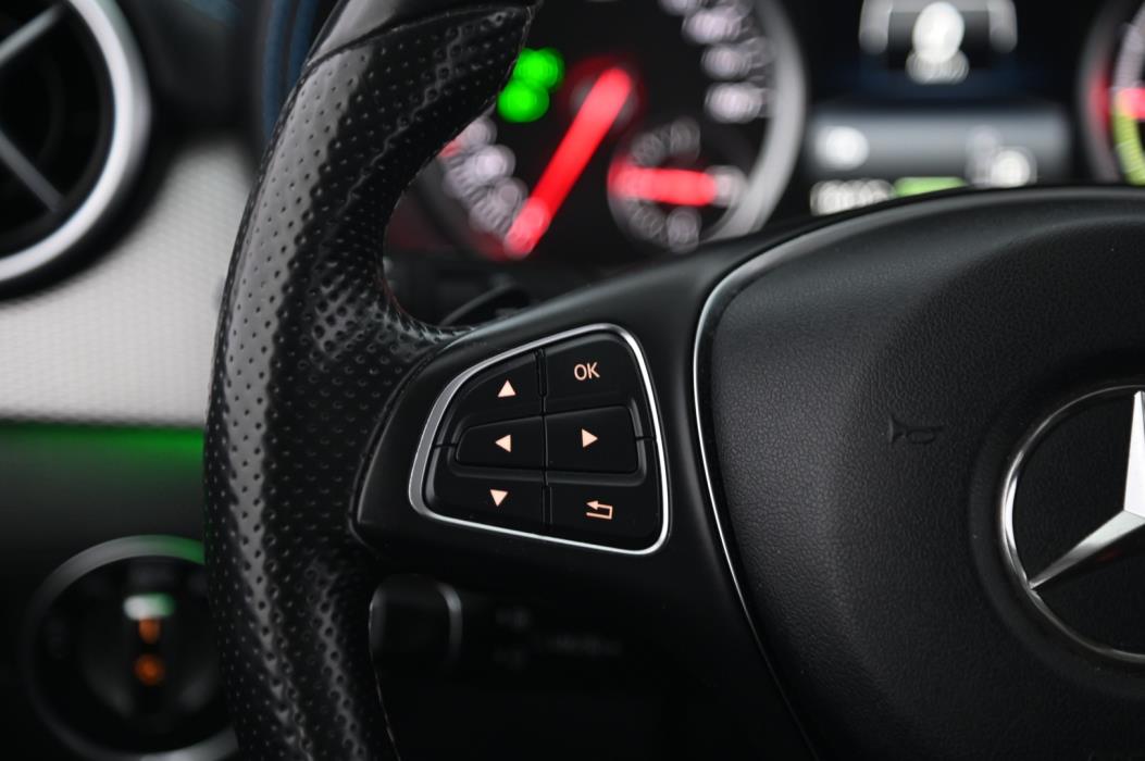 MERCEDES-BENZ B 2015