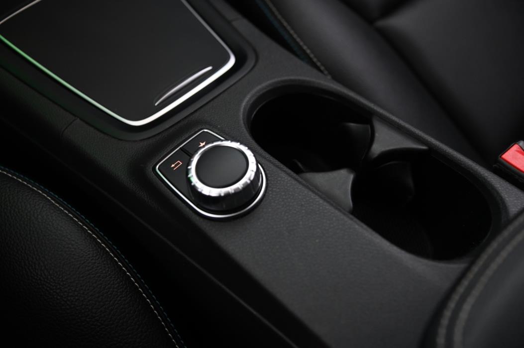 MERCEDES-BENZ B 2015