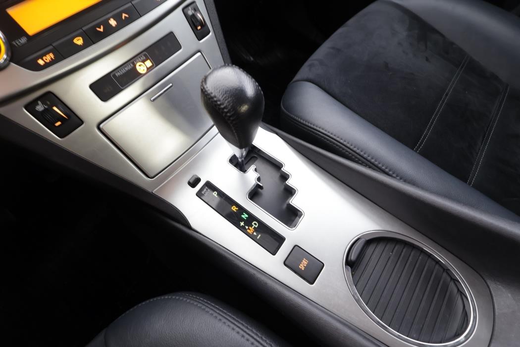 TOYOTA Avensis 2015