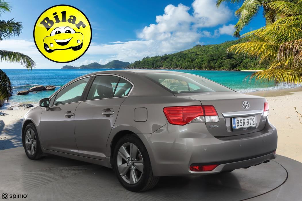 TOYOTA Avensis 2015