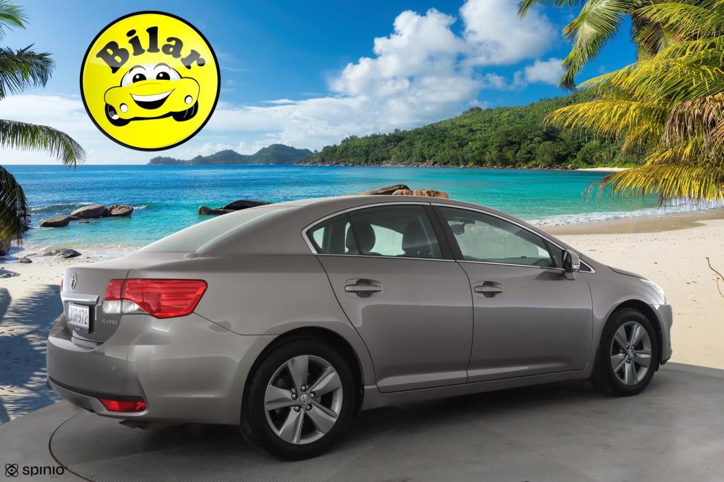 TOYOTA Avensis 2015