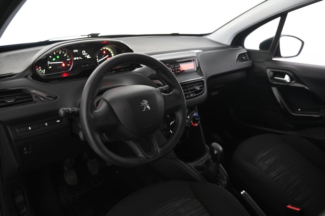PEUGEOT 208 2018