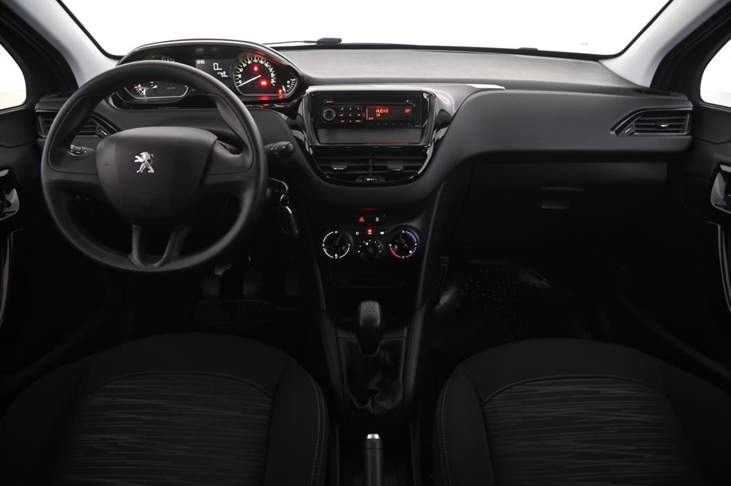 PEUGEOT 208 2018