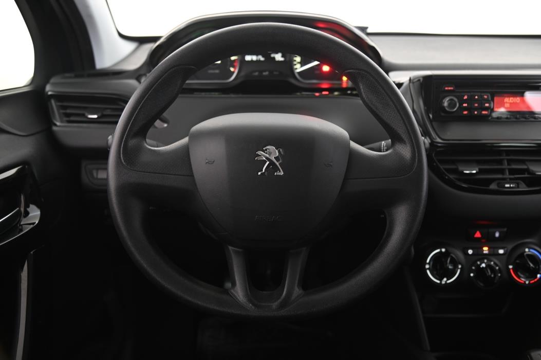 PEUGEOT 208 2018