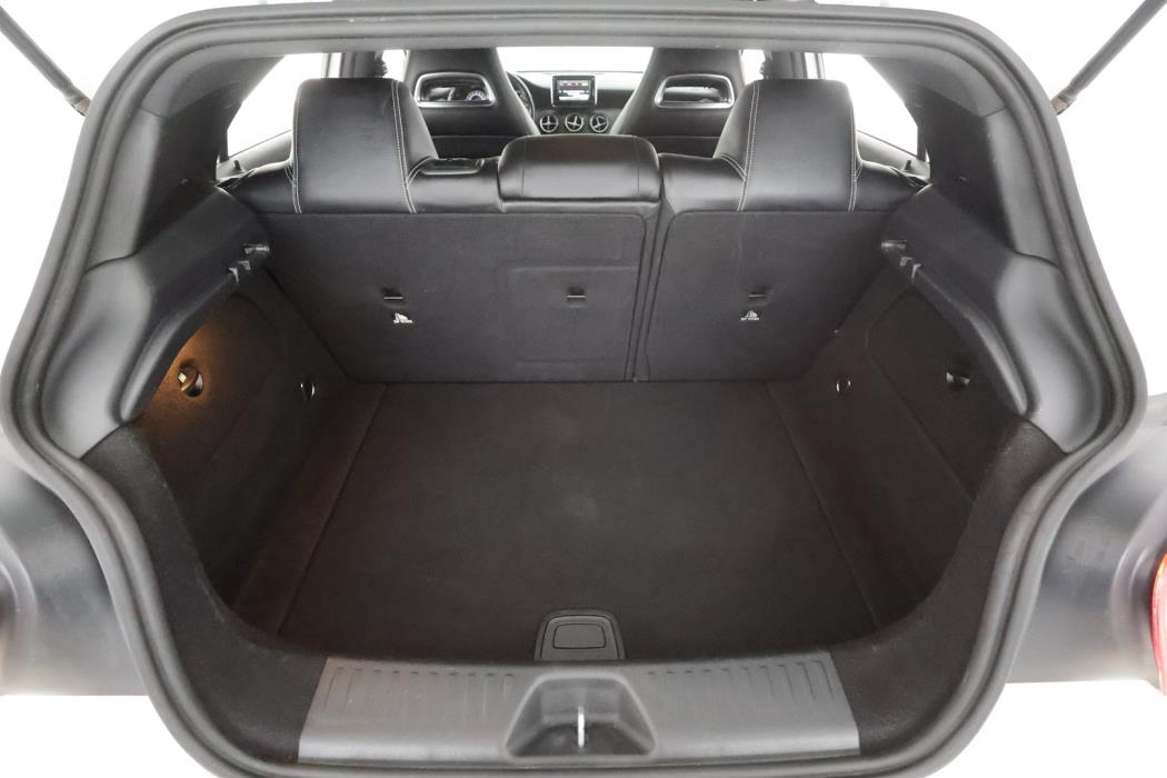 MERCEDES-BENZ A 2013