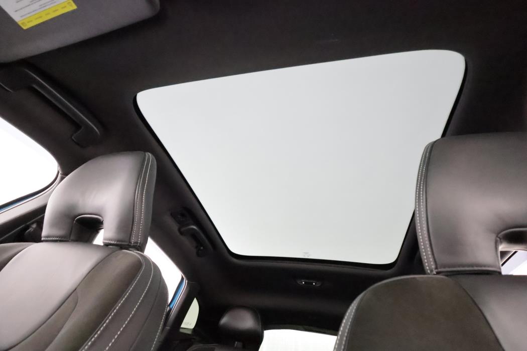 VOLVO V40 2015