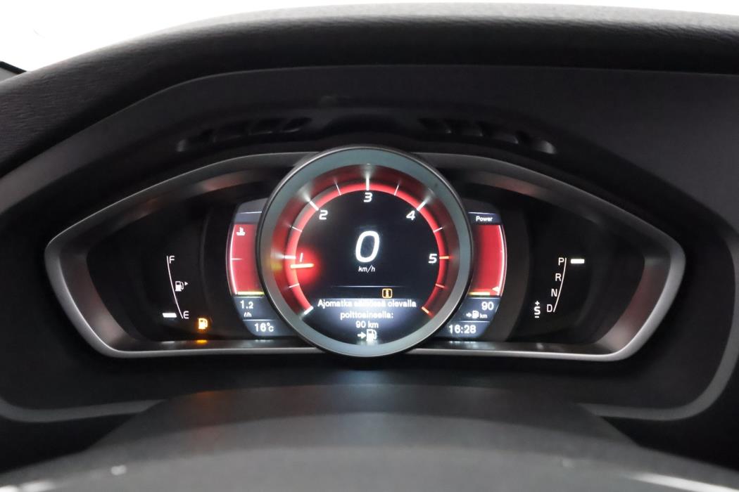 VOLVO V40 2015