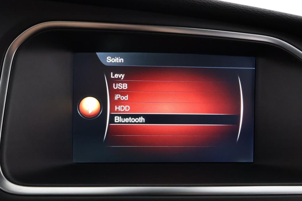 VOLVO V40 2015