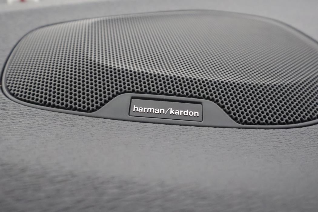 VOLVO V40 2015