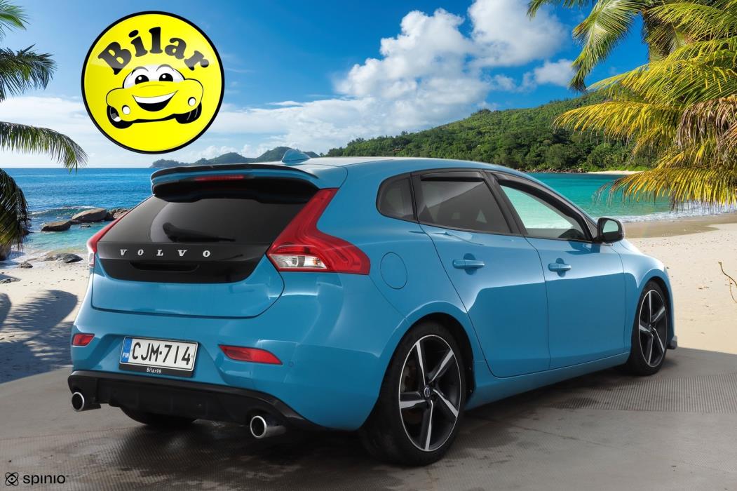VOLVO V40 2015
