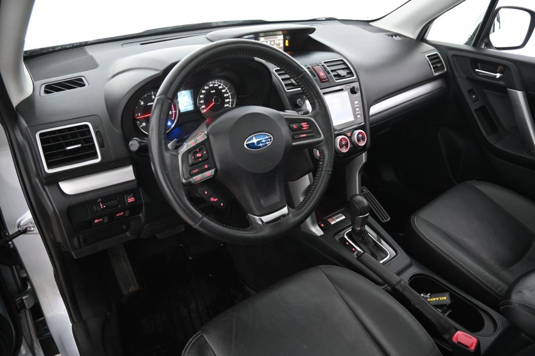 SUBARU Forester 2015