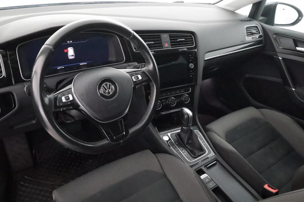 VOLKSWAGEN Golf 2017