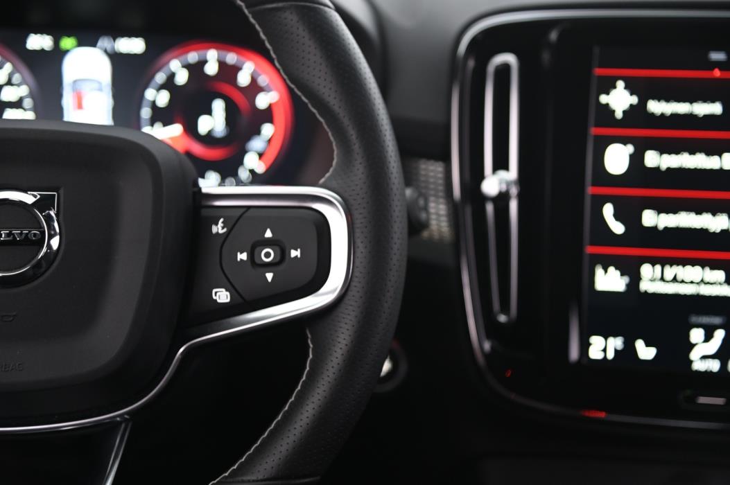 VOLVO XC40 2019