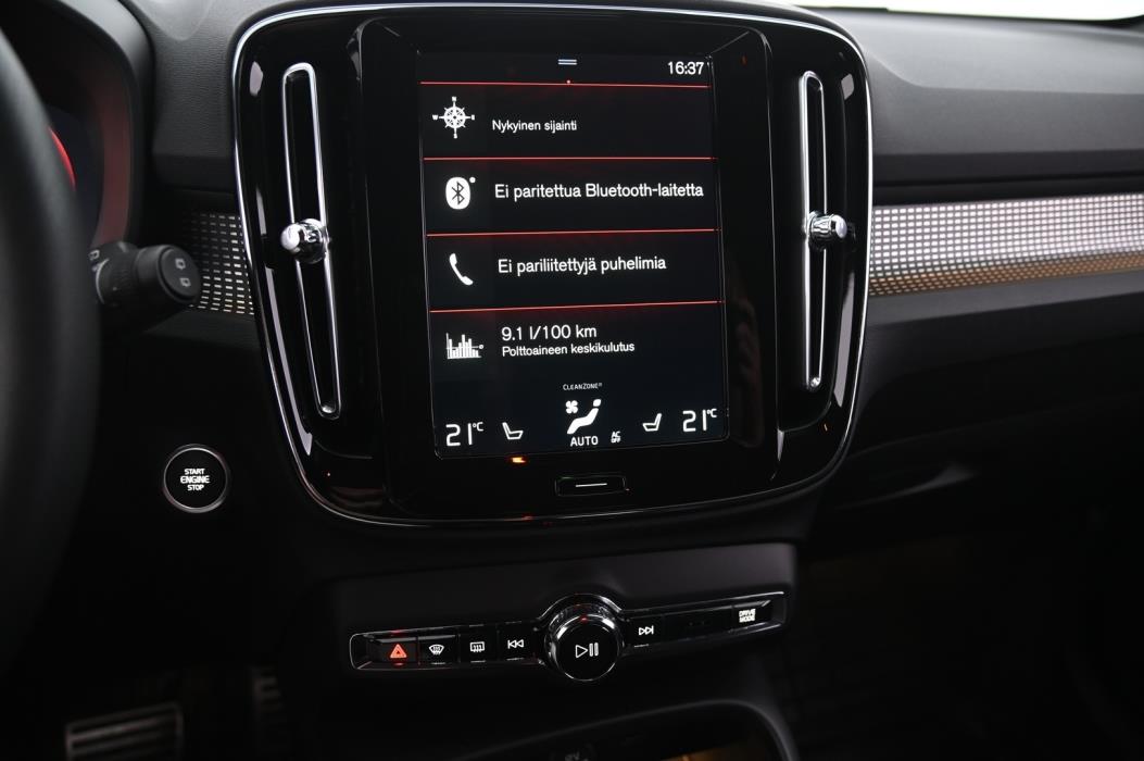 VOLVO XC40 2019