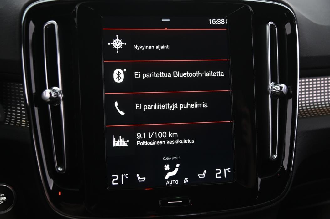 VOLVO XC40 2019