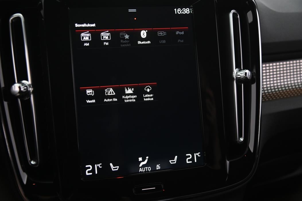 VOLVO XC40 2019