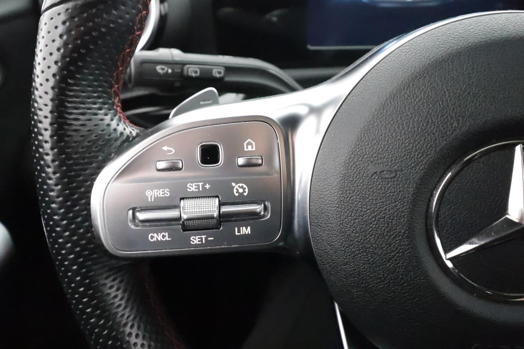 MERCEDES-BENZ A 2019