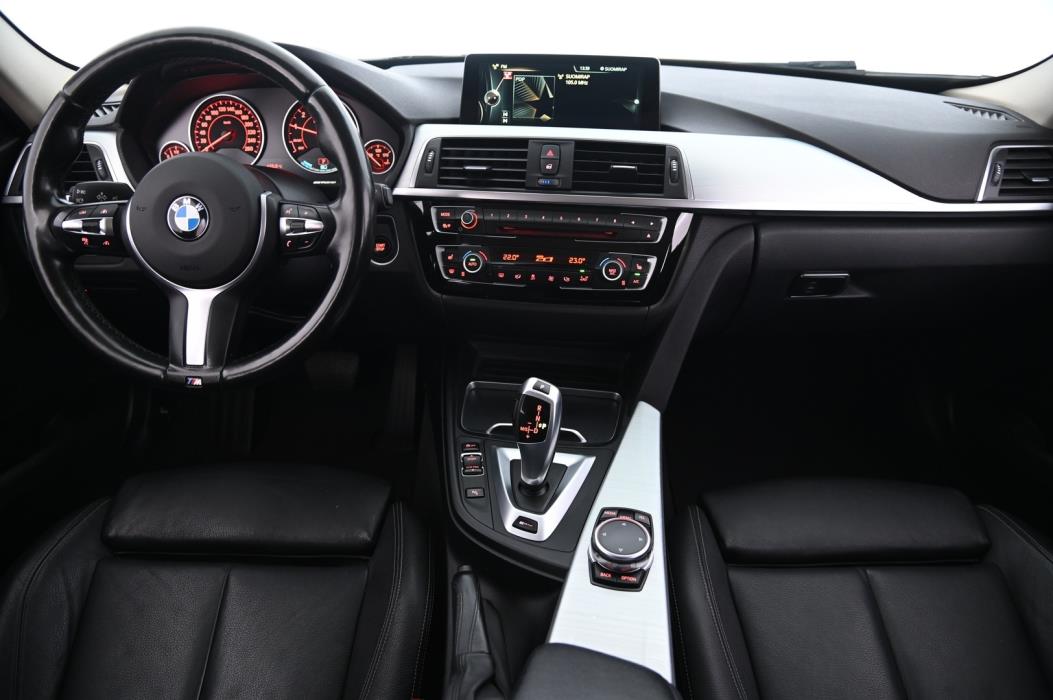 BMW 330 2016