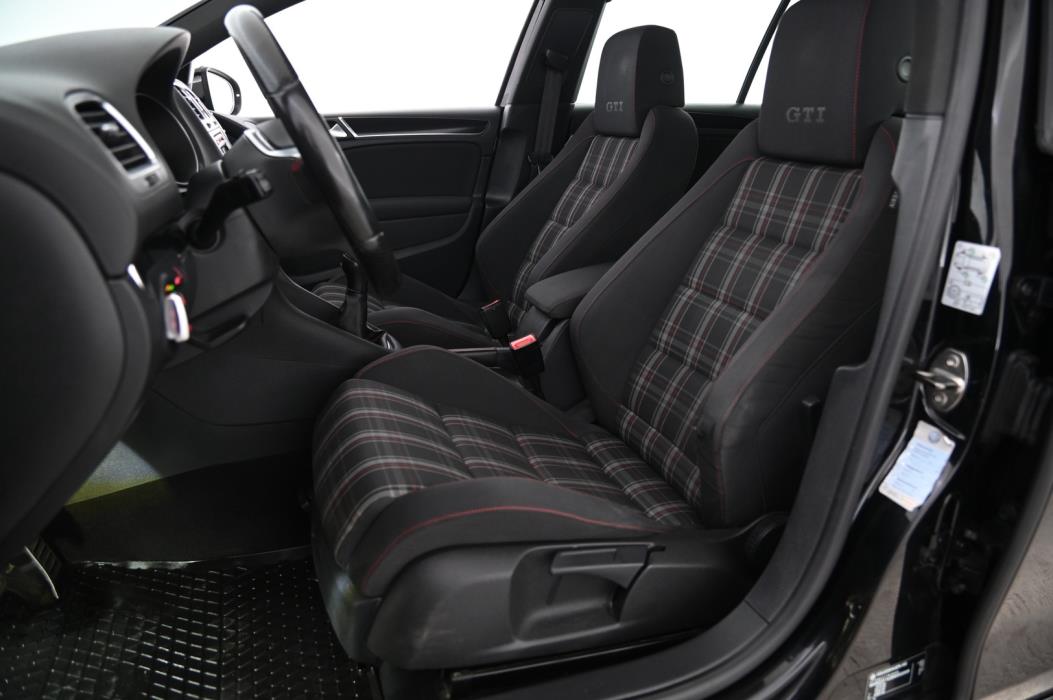 VOLKSWAGEN Golf 2010