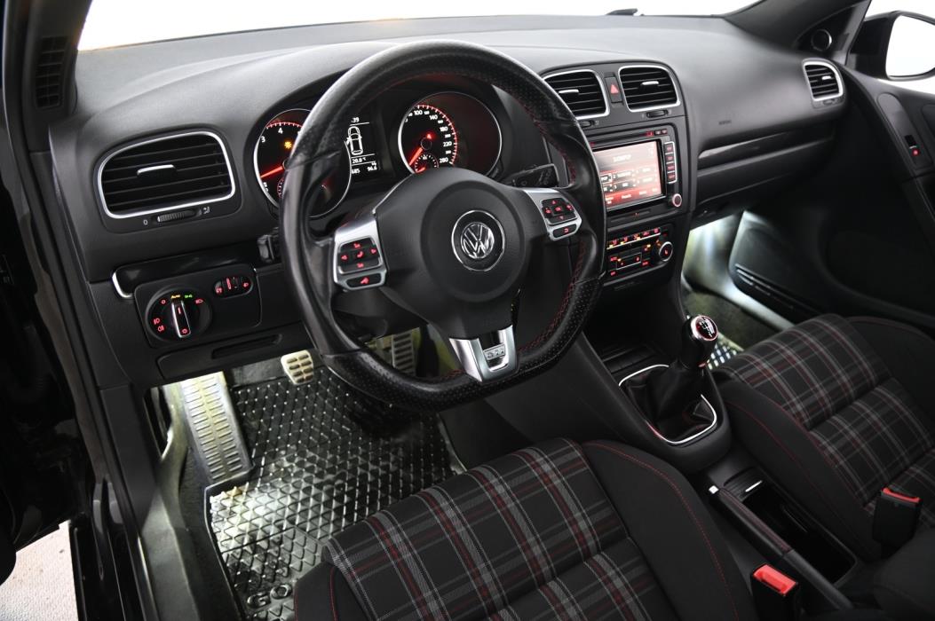 VOLKSWAGEN Golf 2010