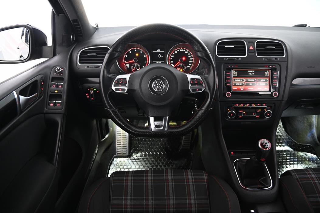 VOLKSWAGEN Golf 2010