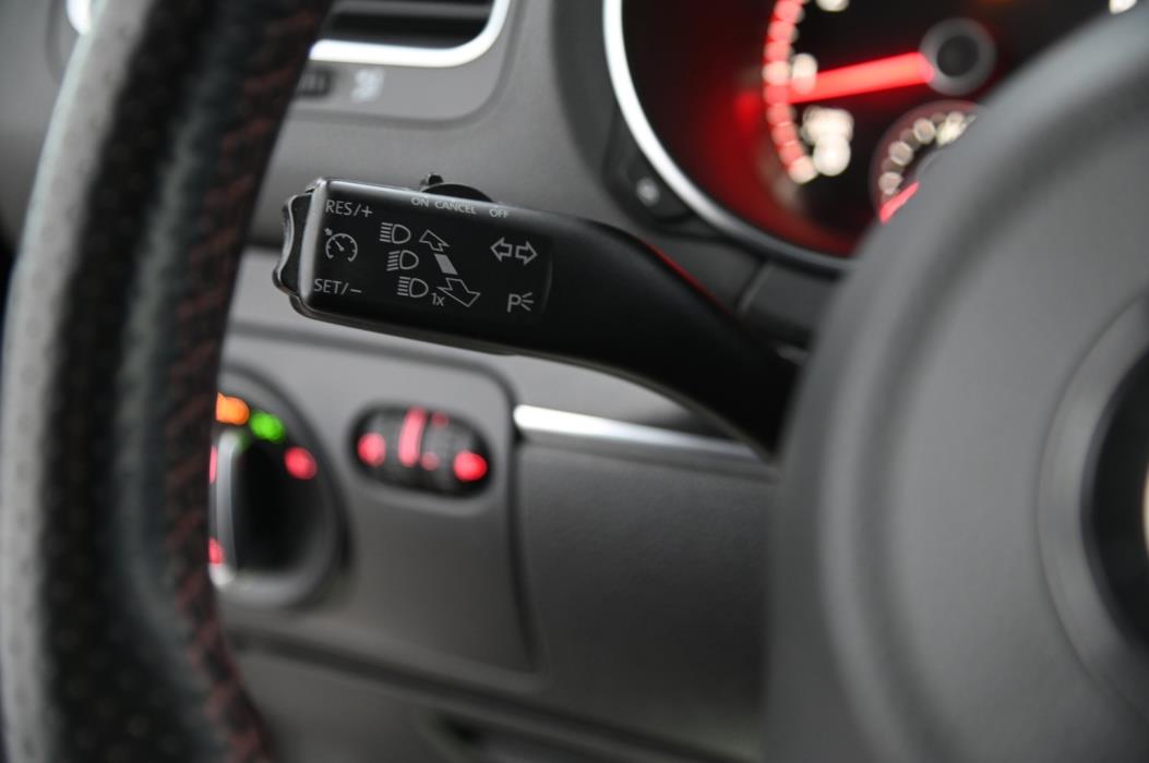 VOLKSWAGEN Golf 2010